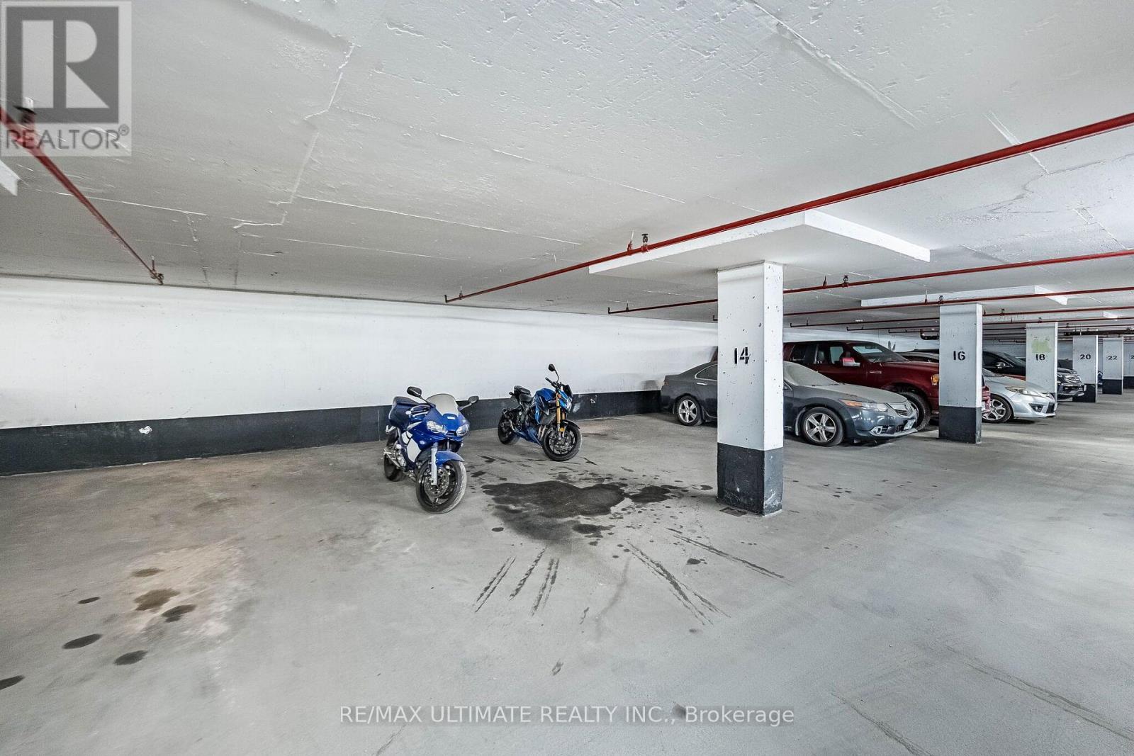 208 - 238 Albion Road, Toronto, ON - Indoor Photo Showing Garage