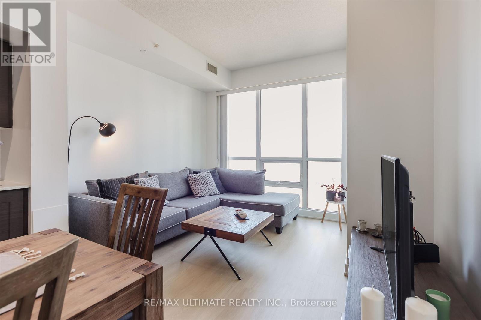 2706 - 2220 Lake Shore Boulevard W, Toronto, ON - Indoor