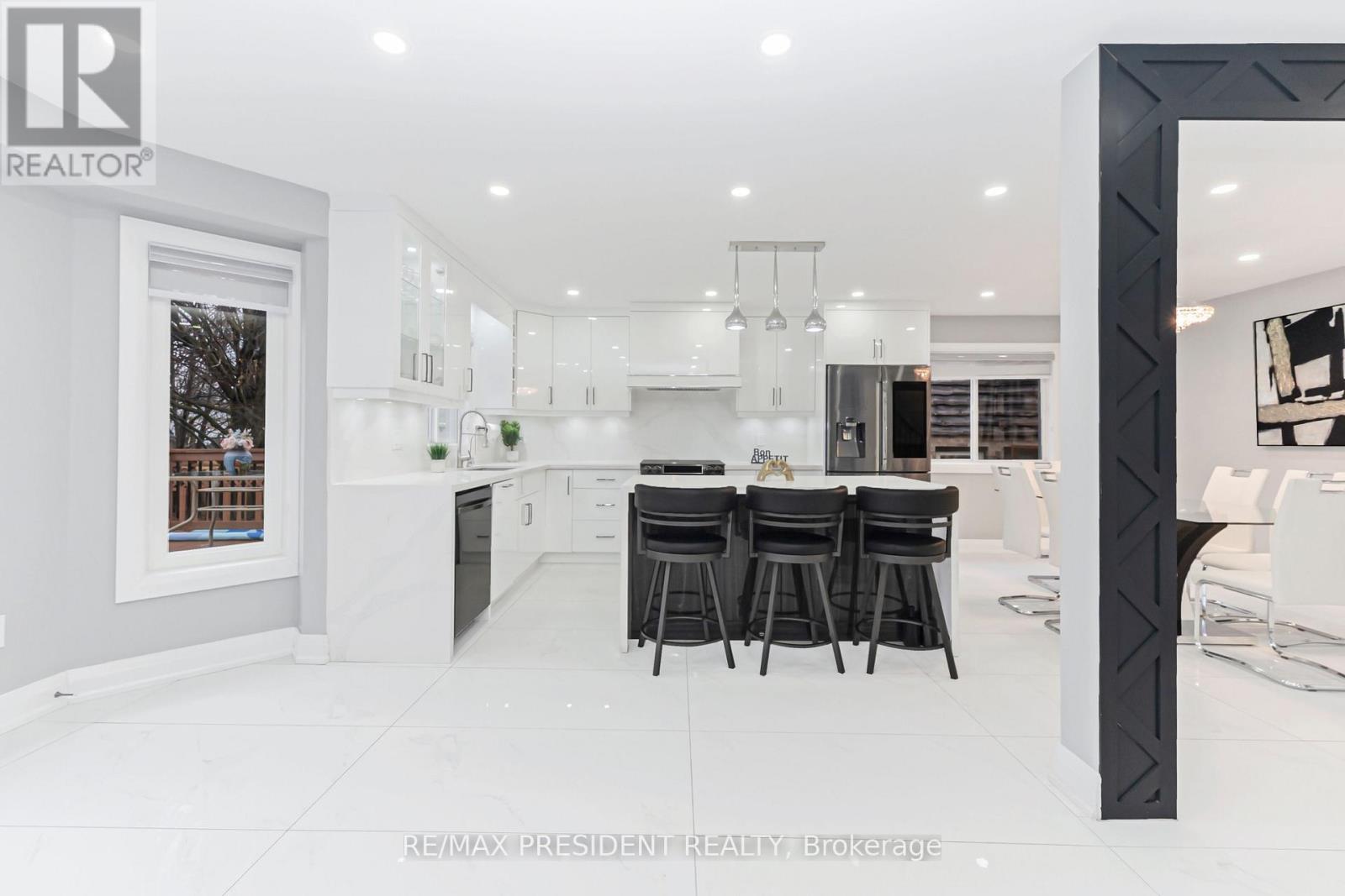 212 Wedgewood Drive, Cambridge, ON -