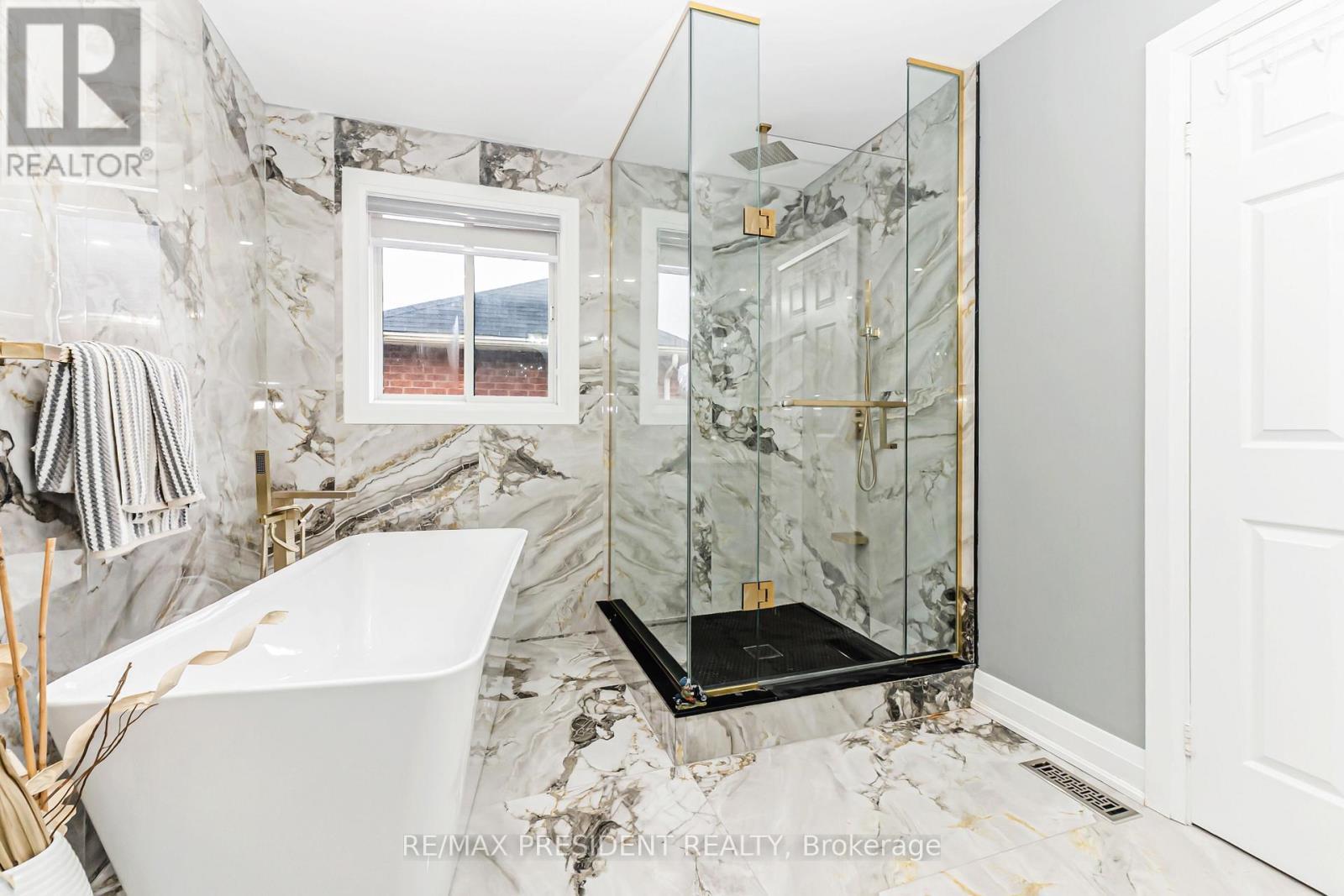 212 Wedgewood Drive, Cambridge, ON - Indoor Photo Showing Bathroom