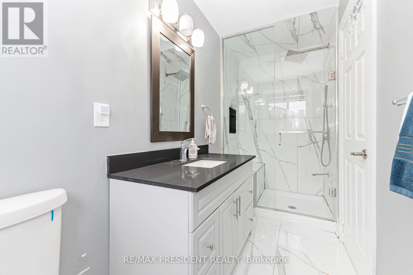 212 Wedgewood Drive, Cambridge, ON - Indoor Photo Showing Bathroom