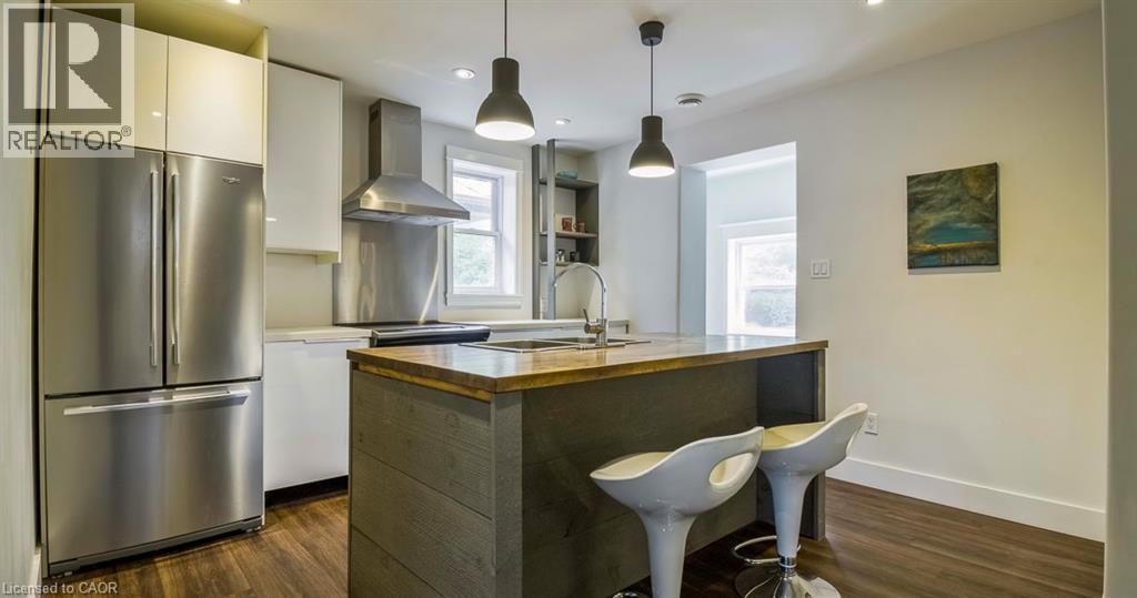217 Caroline Street S, Hamilton, ON - Indoor Photo Showing Kitchen With Upgraded Kitchen