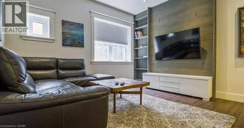 217 Caroline Street S, Hamilton, ON - Indoor Photo Showing Living Room