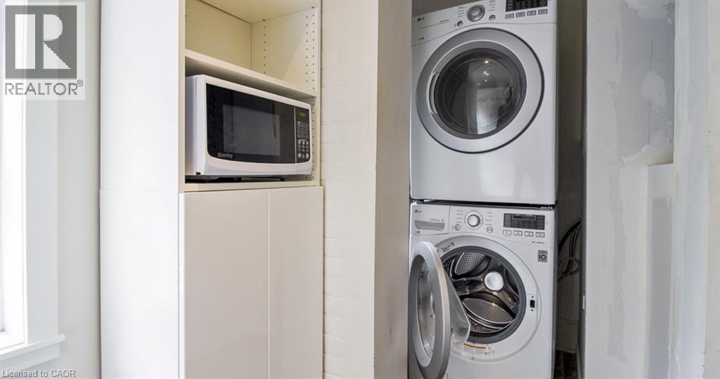 217 Caroline Street S, Hamilton, ON - Indoor Photo Showing Laundry Room
