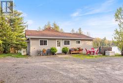106 COLDSTREAM ROAD Kawartha Lakes (Fenelon Falls), ON K0M 1N0