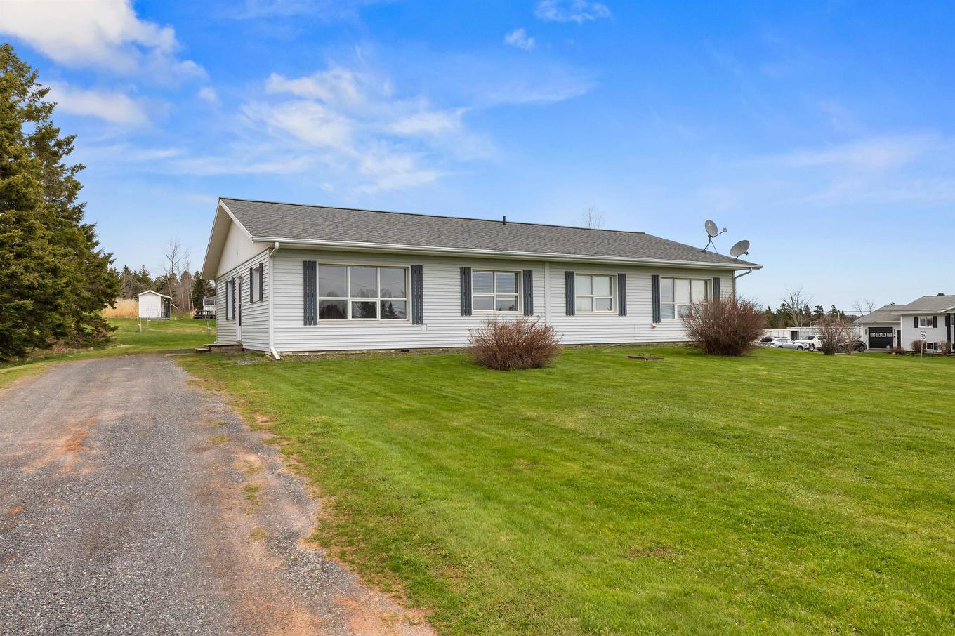 7 Bayview Crescent, Souris West, PE - Outdoor