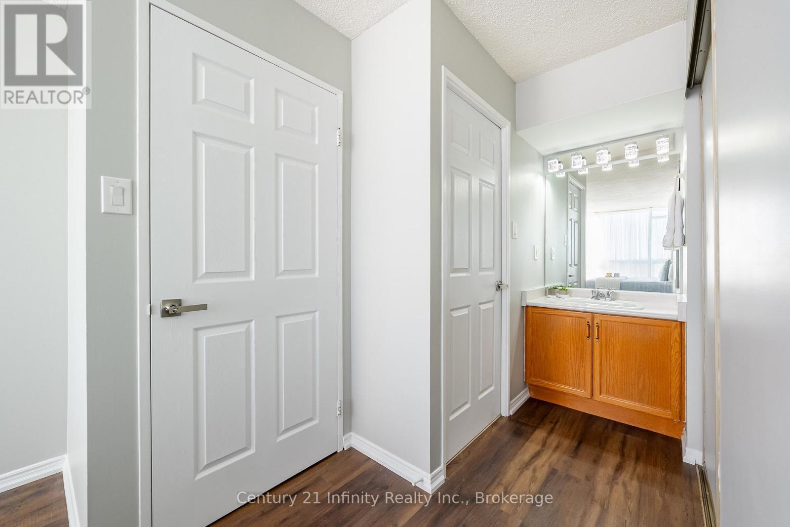 Sink in Primary Bedroom - 1206 - 5 Greystone Walk Drive, Toronto (Kennedy Park), ON - Indoor