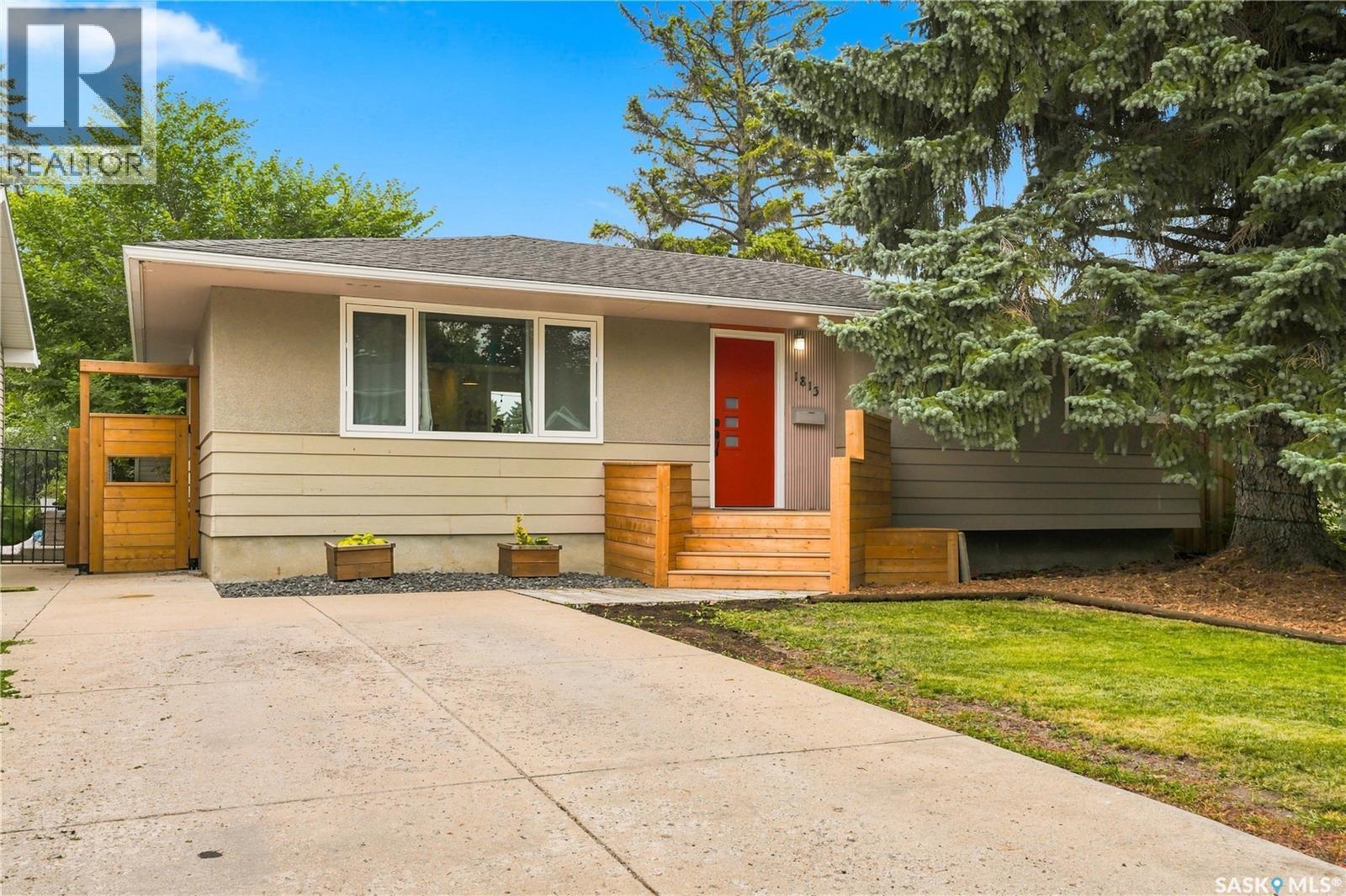 1813 Cameron Avenue, Saskatoon, SK - Outdoor