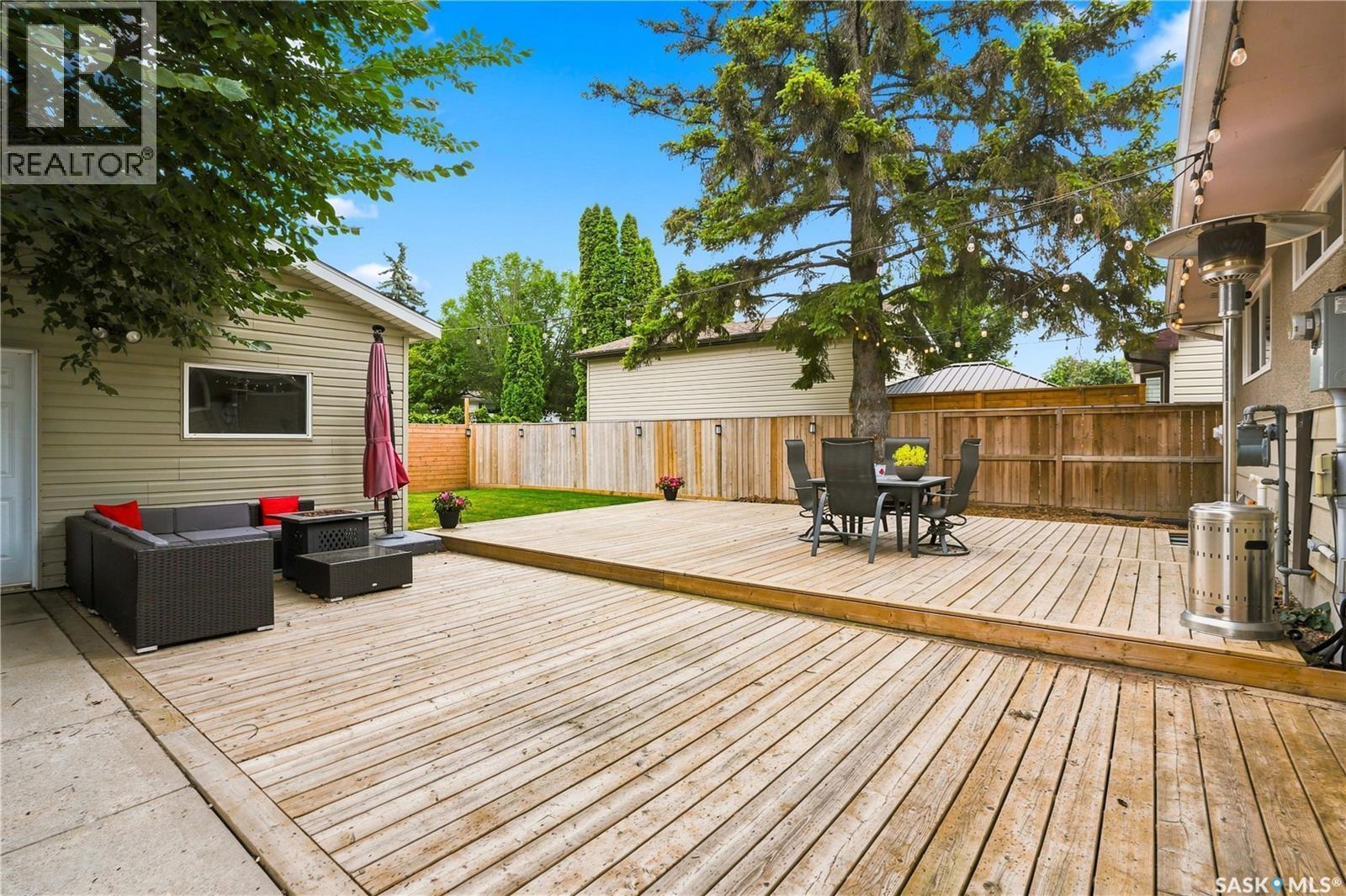 1813 Cameron Avenue, Saskatoon, SK - Outdoor With Deck Patio Veranda With Exterior