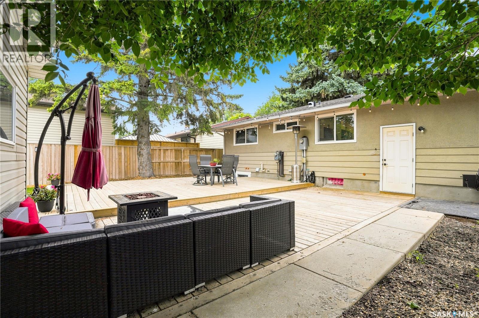 1813 Cameron Avenue, Saskatoon, SK - Outdoor With Exterior
