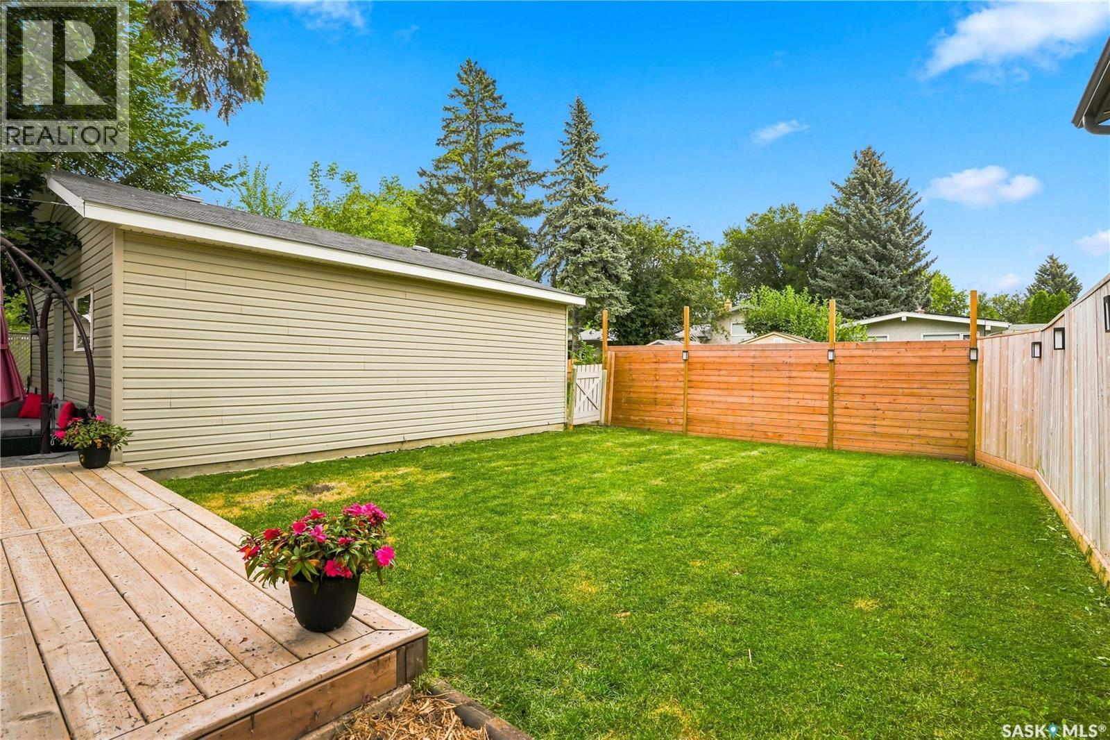 1813 Cameron Avenue, Saskatoon, SK - Outdoor With Deck Patio Veranda