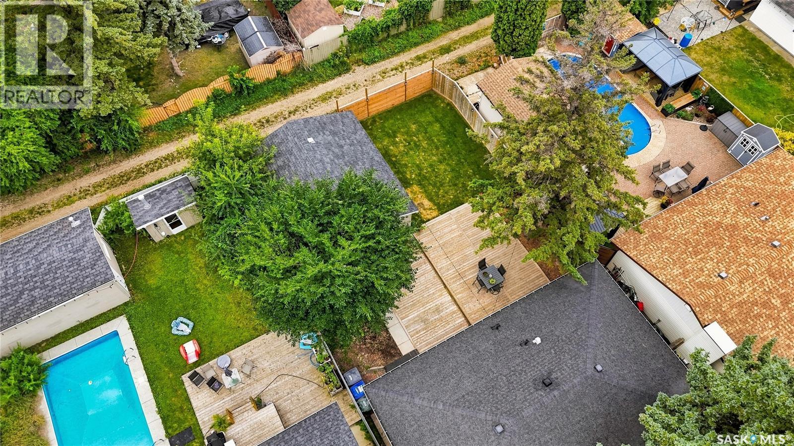 1813 Cameron Avenue, Saskatoon, SK - Outdoor