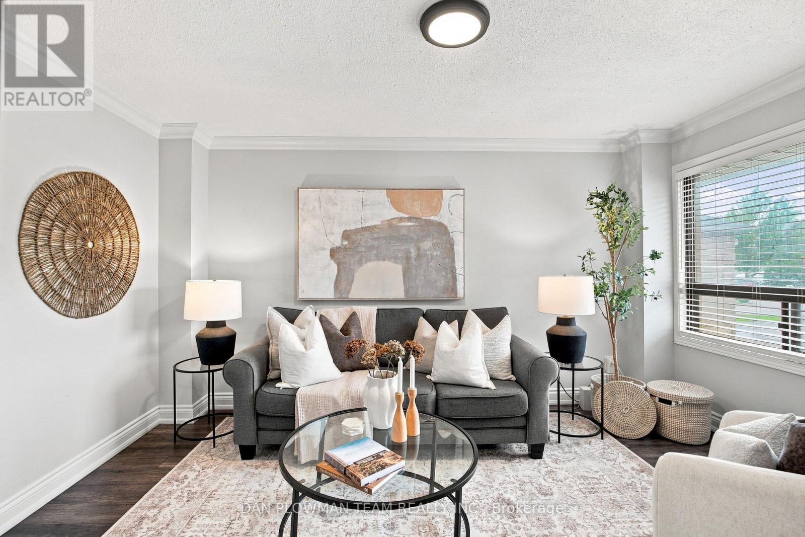 86 Barnes Drive, Ajax, ON - Indoor Photo Showing Living Room
