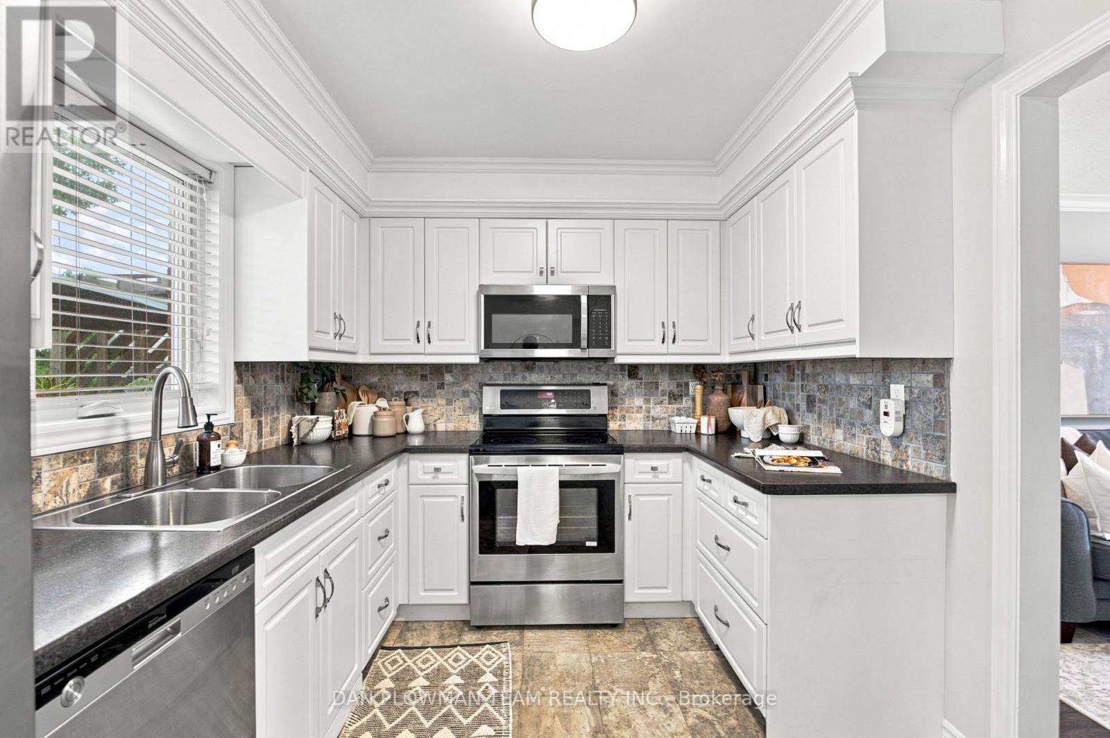 86 Barnes Drive, Ajax, ON - Indoor Photo Showing Kitchen With Double Sink