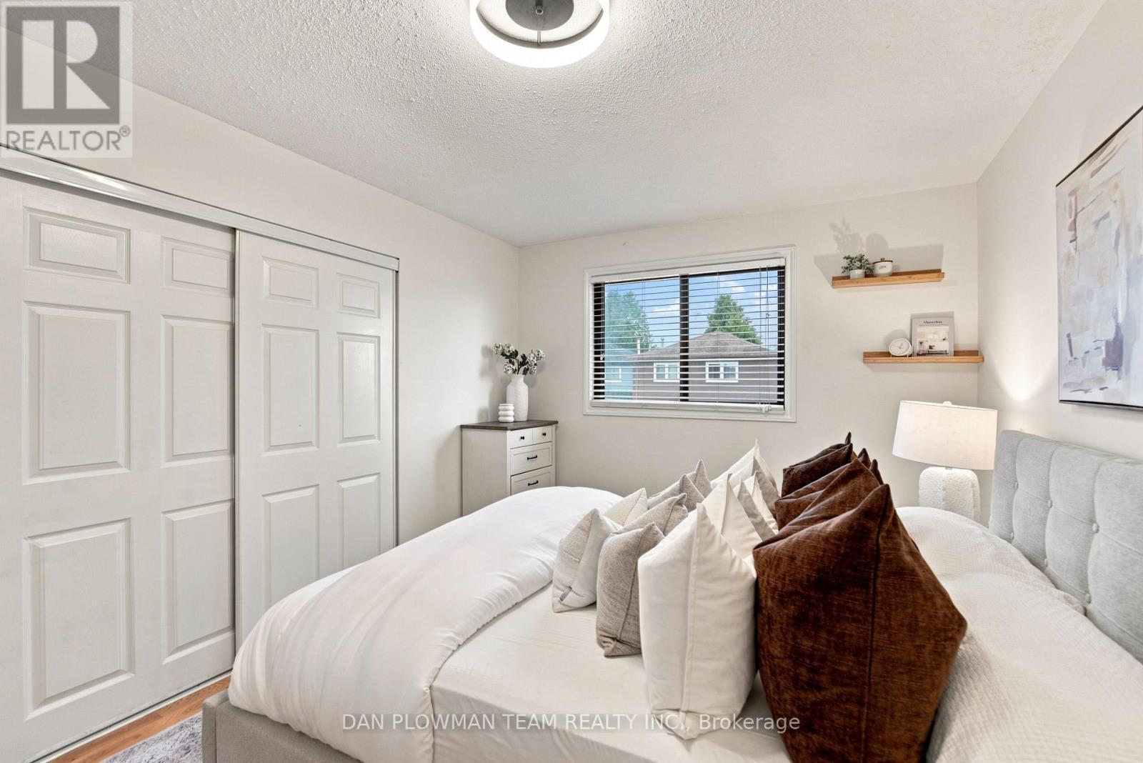 86 Barnes Drive, Ajax, ON - Indoor Photo Showing Bedroom
