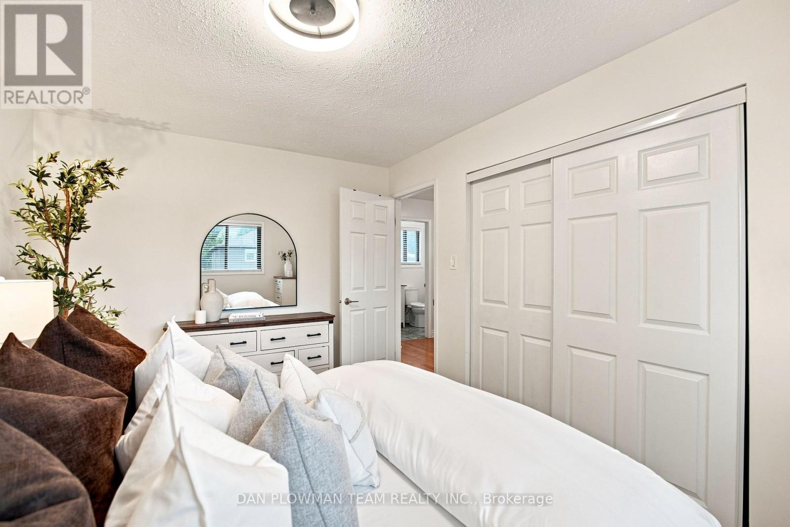 86 Barnes Drive, Ajax, ON - Indoor Photo Showing Bedroom