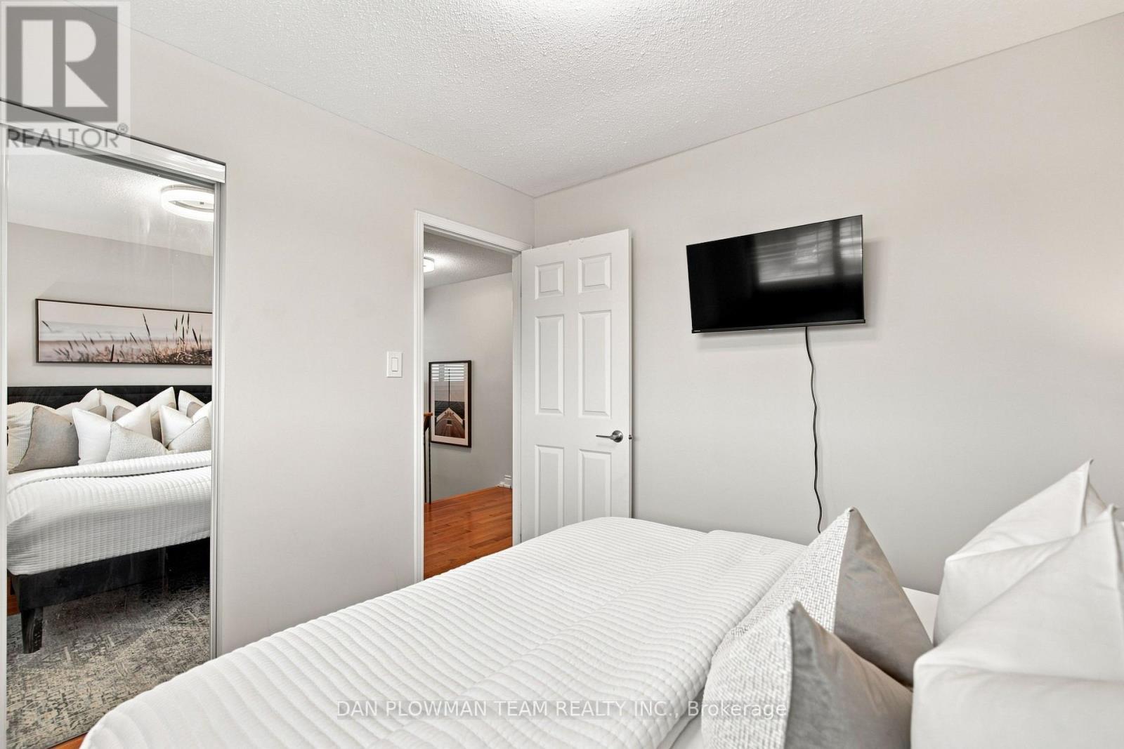 86 Barnes Drive, Ajax, ON - Indoor Photo Showing Bedroom