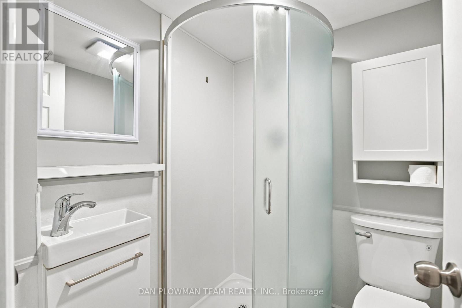 86 Barnes Drive, Ajax, ON - Indoor Photo Showing Bathroom