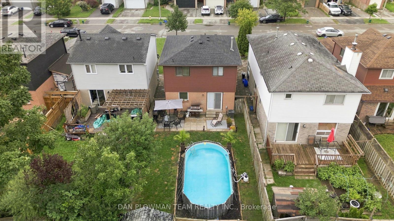 86 Barnes Drive, Ajax, ON - Outdoor