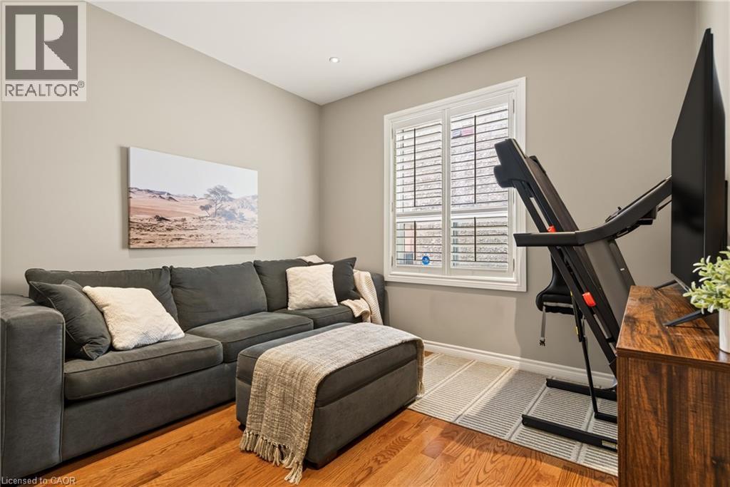 150 Davidson Boulevard, Dundas, ON - Indoor