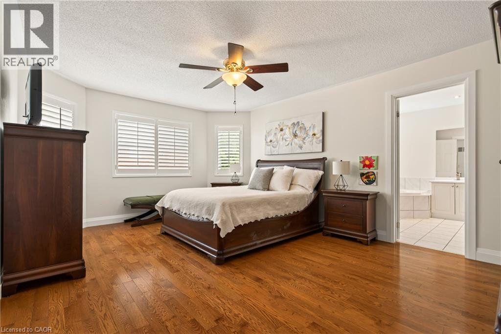 150 Davidson Boulevard, Dundas, ON - Indoor Photo Showing Bedroom