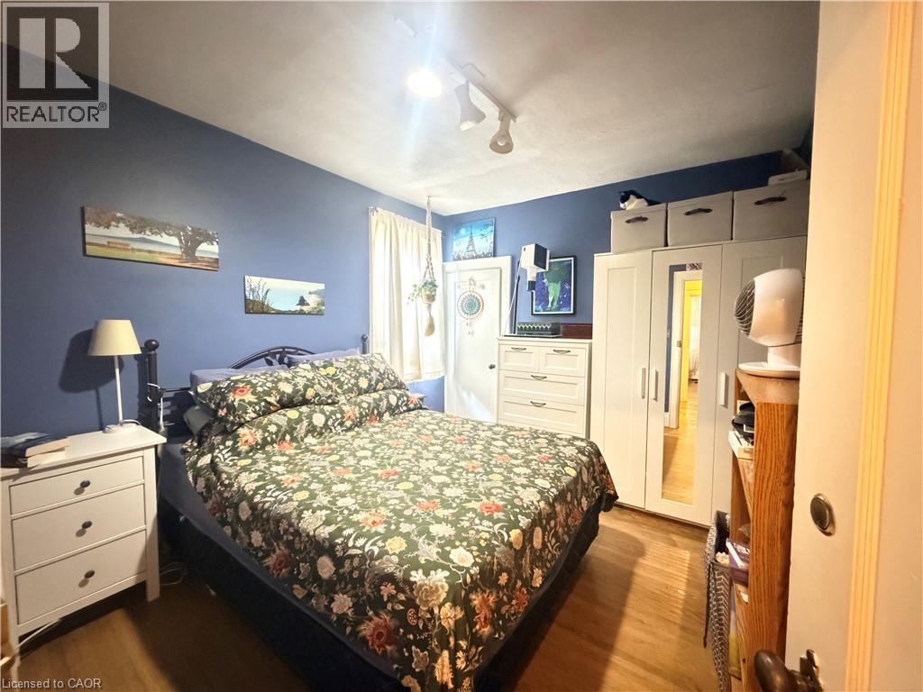 1 Norwood Road, Hamilton, ON - Indoor Photo Showing Bedroom