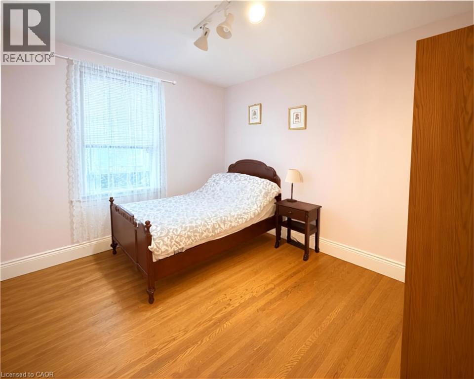 1 Norwood Road, Hamilton, ON - Indoor Photo Showing Bedroom