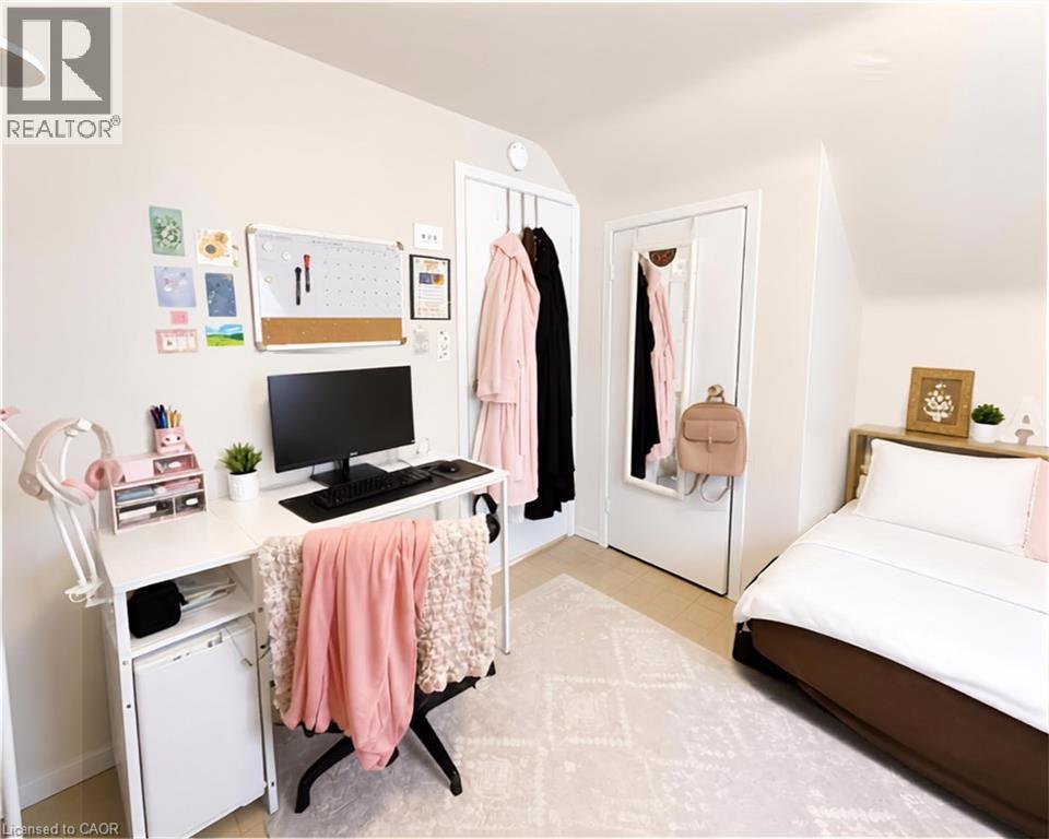 1 Norwood Road, Hamilton, ON - Indoor