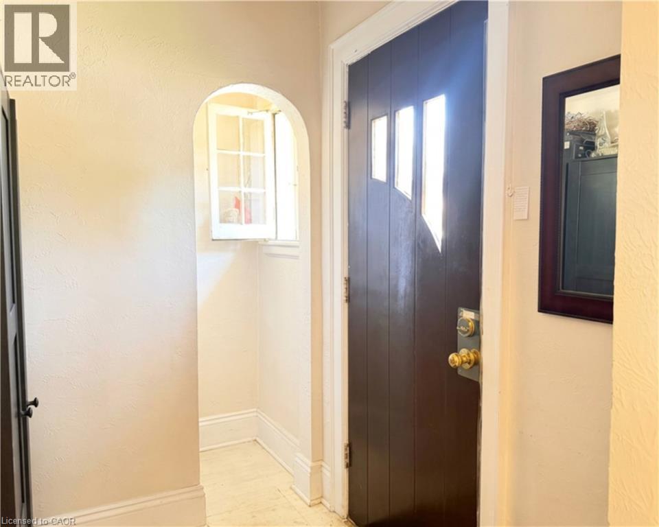 1 Norwood Road, Hamilton, ON - Indoor Photo Showing Other Room