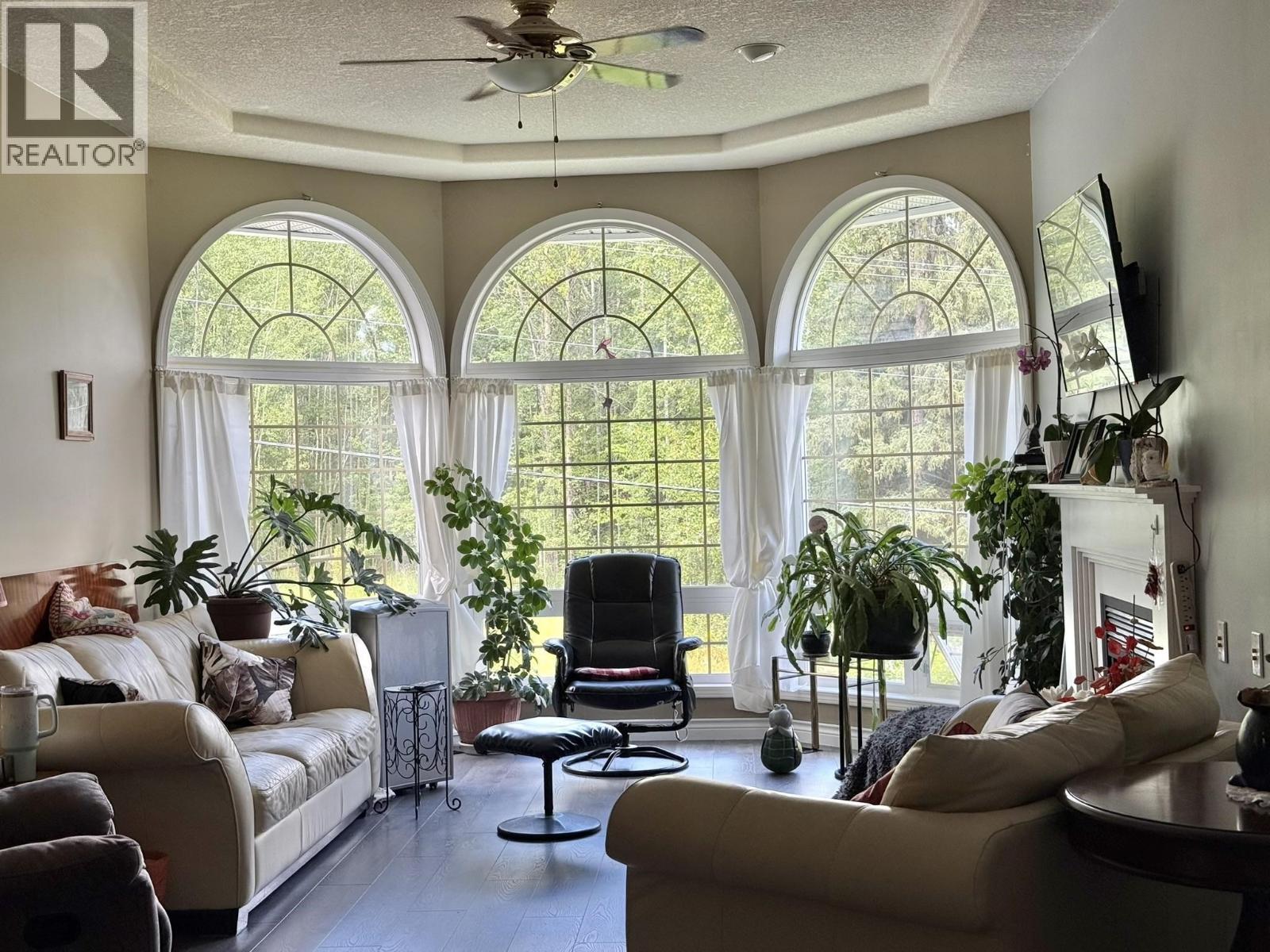 1346 Abbott Road, Quesnel, BC - Indoor Photo Showing Living Room