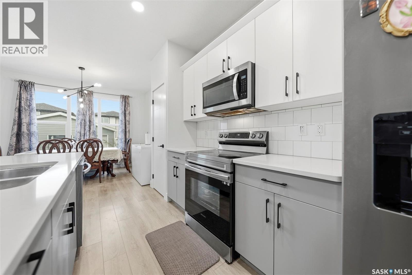 132 Rosewood Boulevard E, Saskatoon, SK - Indoor Photo Showing Kitchen