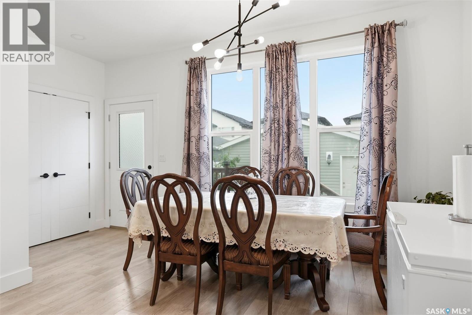 132 Rosewood Boulevard E, Saskatoon, SK - Indoor Photo Showing Dining Room