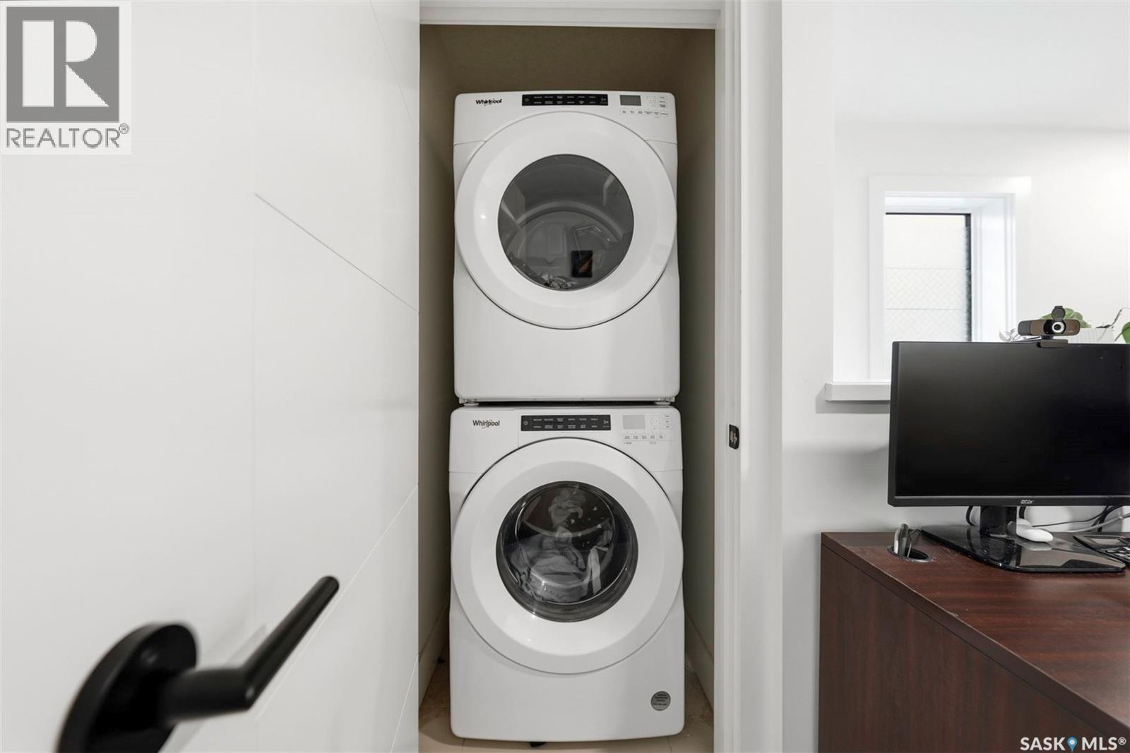 132 Rosewood Boulevard E, Saskatoon, SK - Indoor Photo Showing Laundry Room