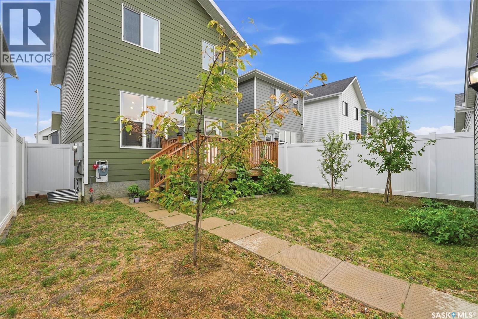 132 Rosewood Boulevard E, Saskatoon, SK - Outdoor