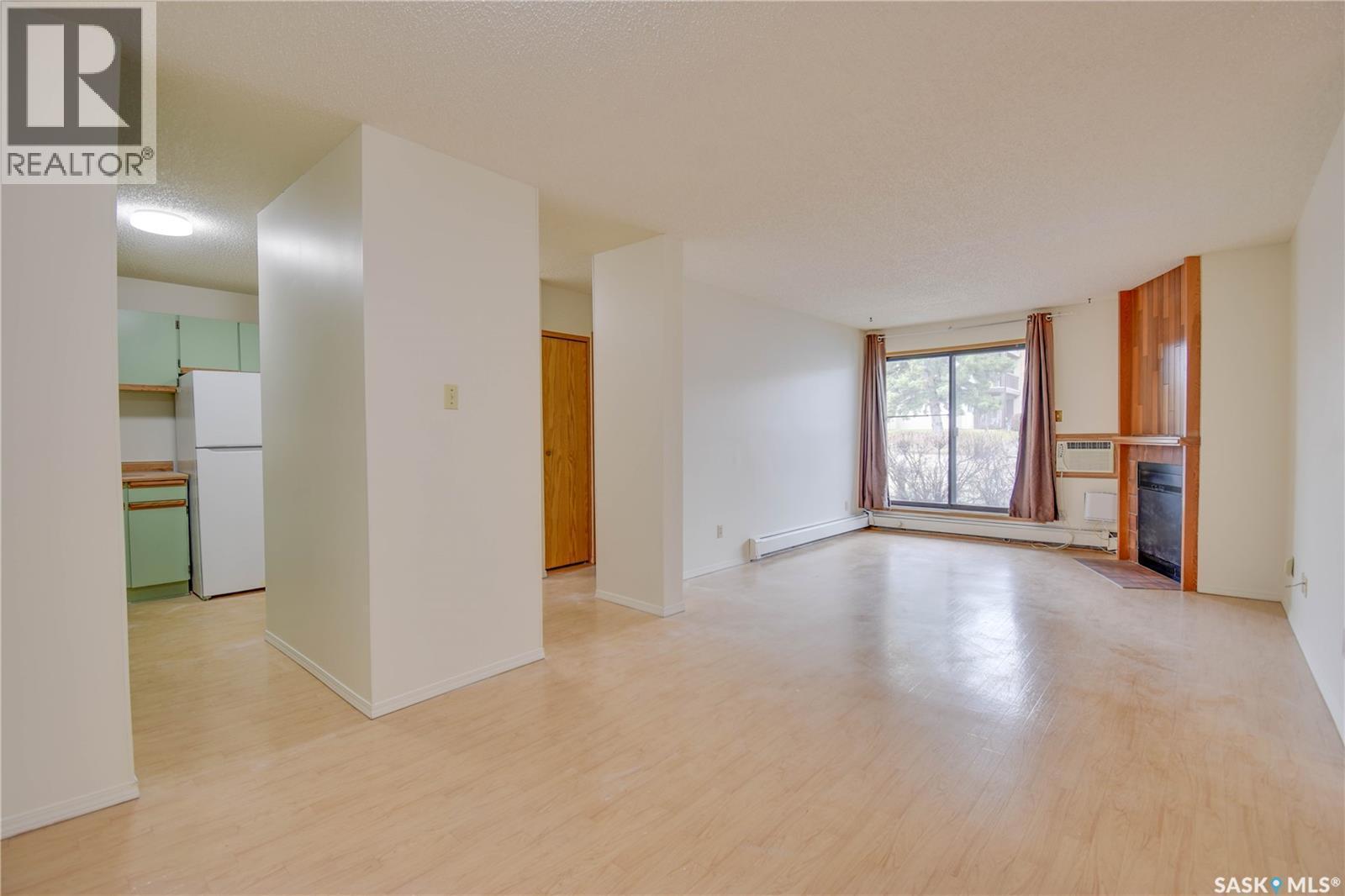 101 375 Kingsmere Boulevard, Saskatoon, SK - Indoor With Fireplace