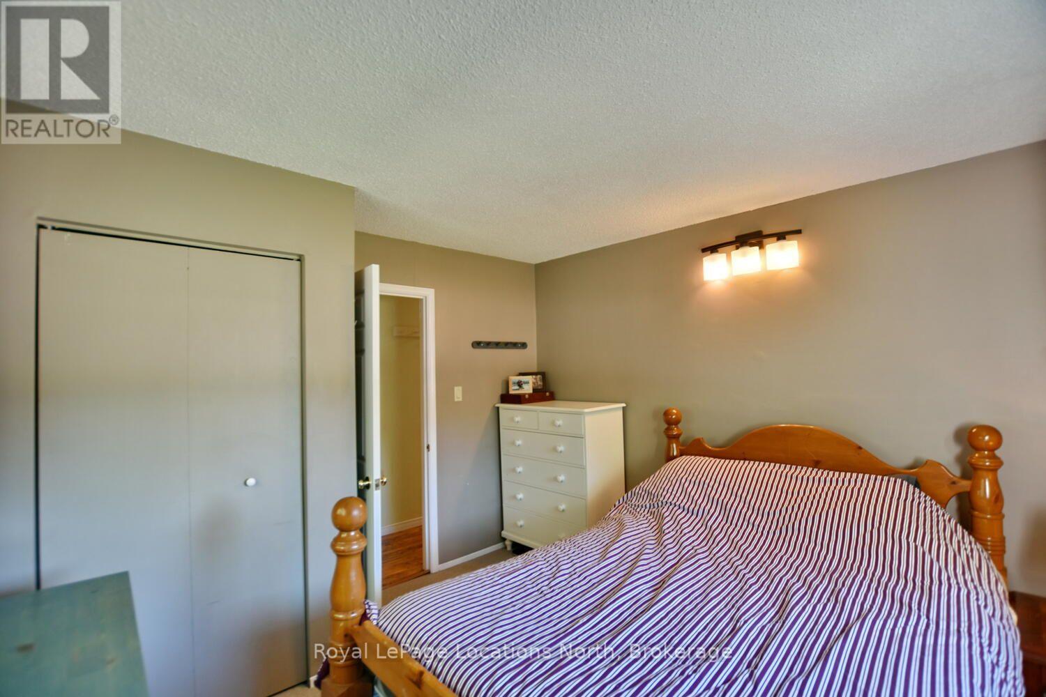 154 Carmichael Crescent, Blue Mountains, ON - Indoor Photo Showing Bedroom