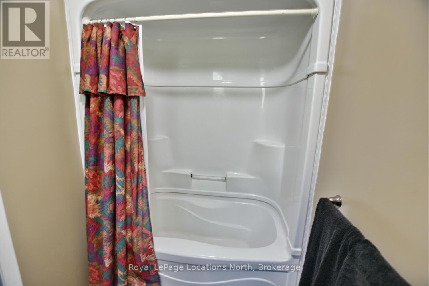 154 Carmichael Crescent, Blue Mountains, ON - Indoor Photo Showing Bathroom