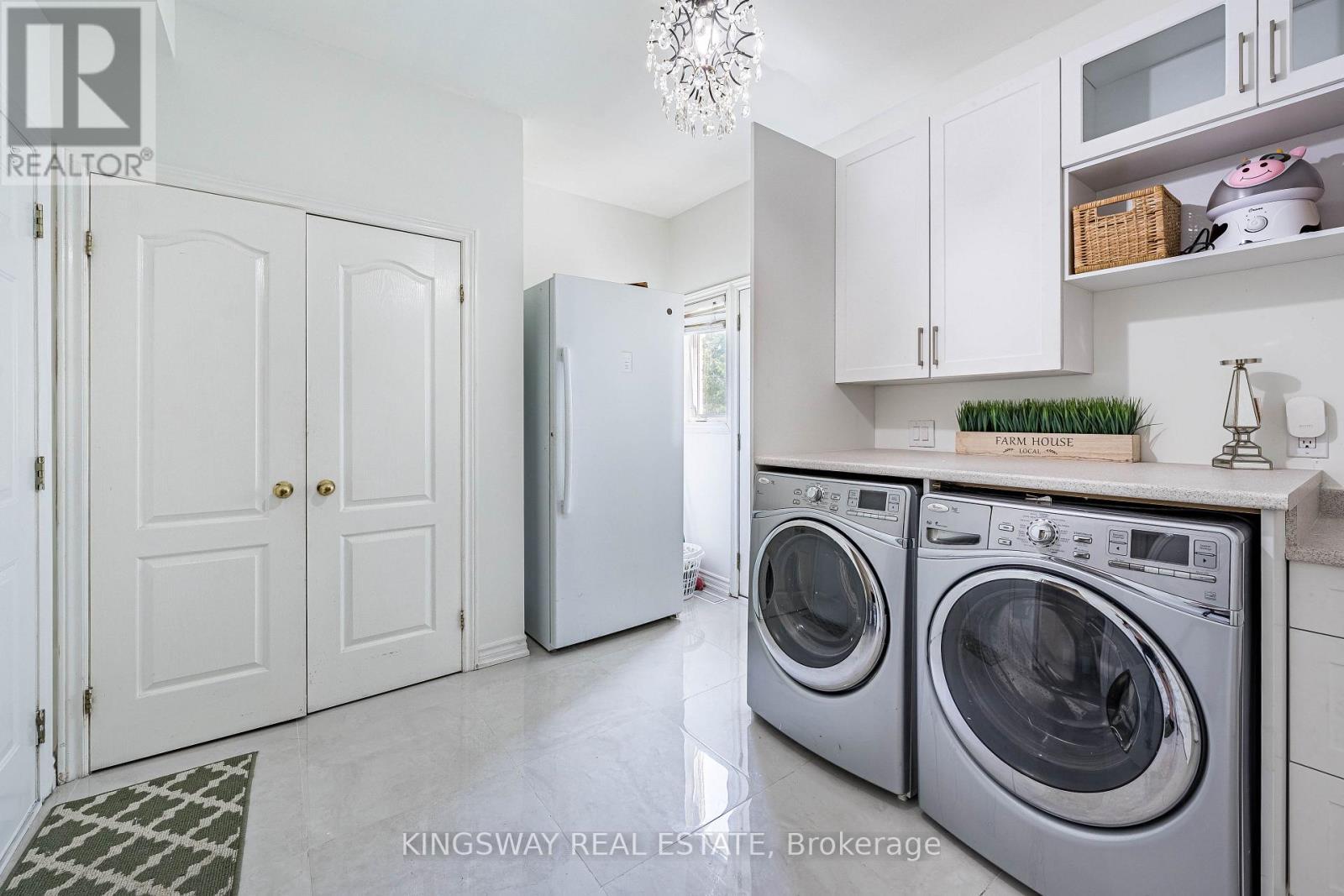 5969 Rayshaw Crescent E, Mississauga, ON - Indoor Photo Showing Laundry Room