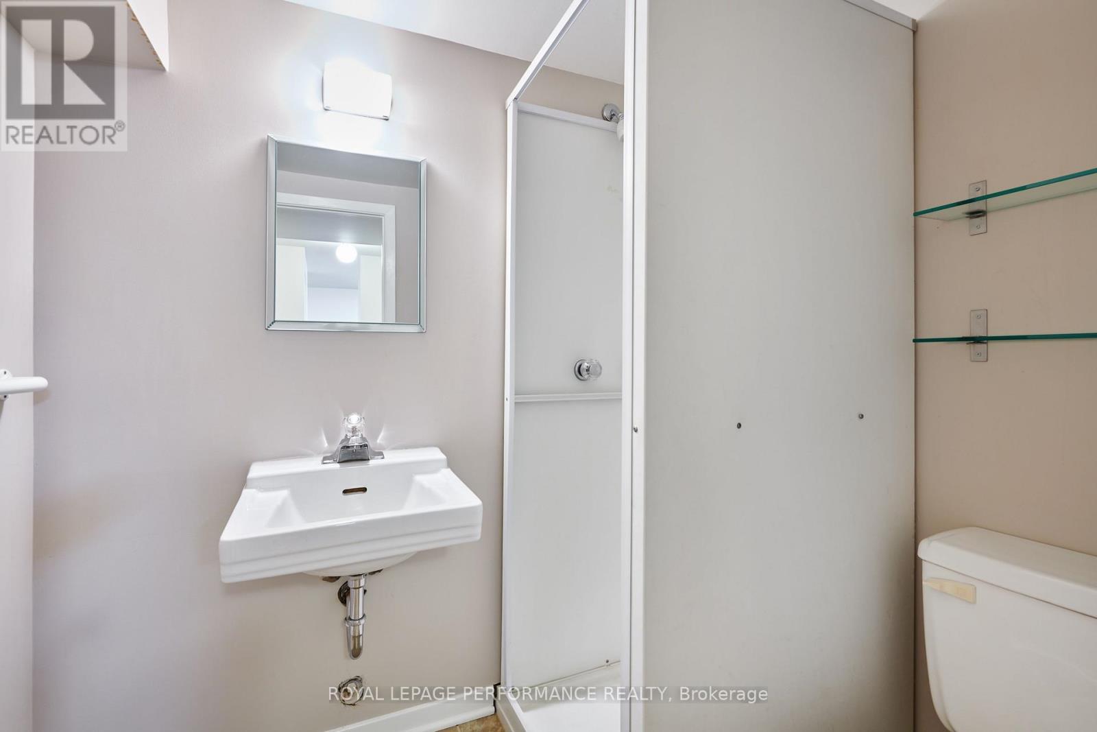 166 Winther Avenue, Ottawa, ON - Indoor Photo Showing Bathroom