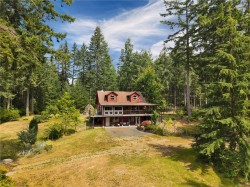 799 Smiths Rd Quadra Island, BC V0P 1N0