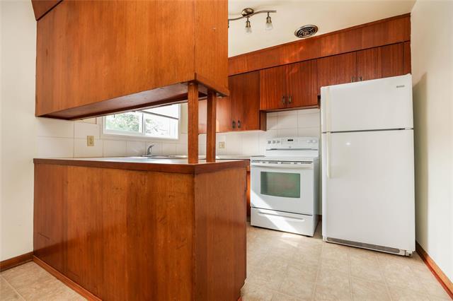 174 Wordsworth Way, Winnipeg, MB - Indoor Photo Showing Kitchen