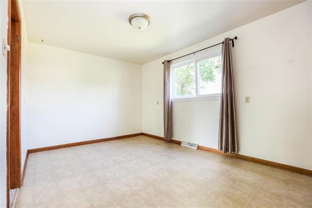 174 Wordsworth Way, Winnipeg, MB - Indoor Photo Showing Other Room