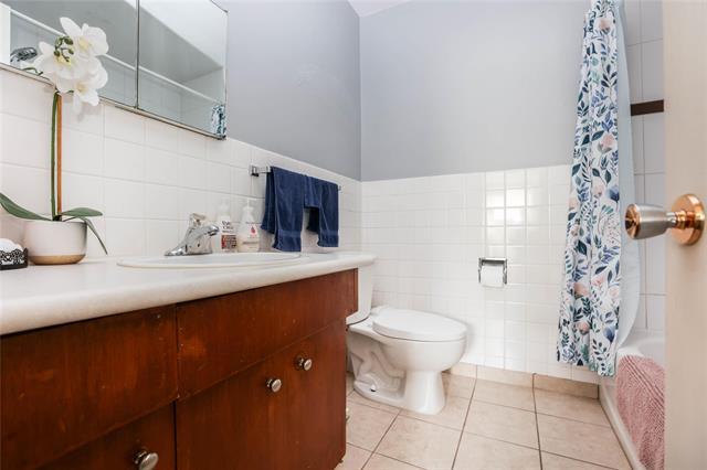174 Wordsworth Way, Winnipeg, MB - Indoor Photo Showing Bathroom