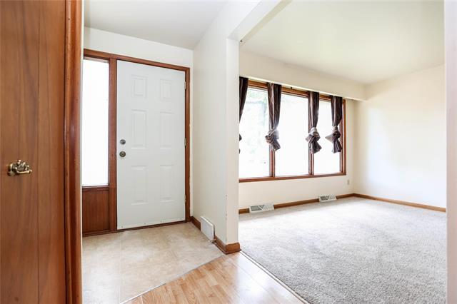 174 Wordsworth Way, Winnipeg, MB - Indoor Photo Showing Other Room