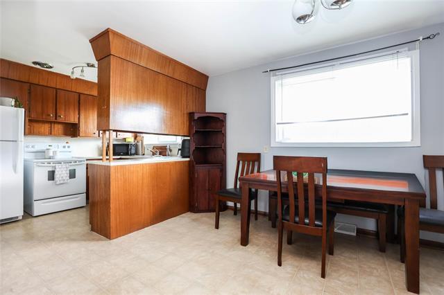 174 Wordsworth Way, Winnipeg, MB - Indoor Photo Showing Kitchen