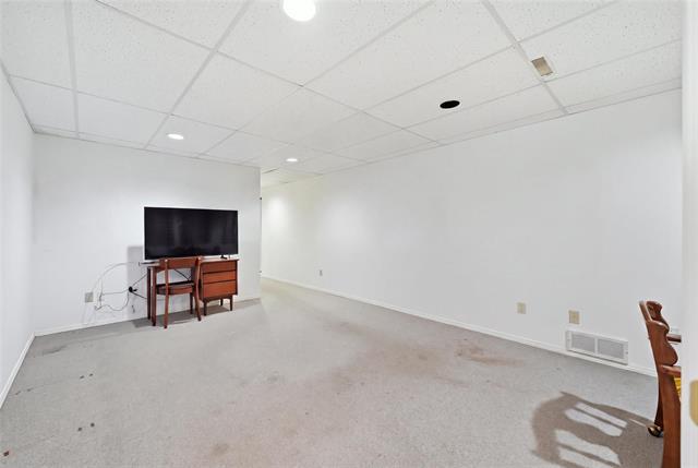 7-6645 Roblin Blvd, Winnipeg, MB - Indoor