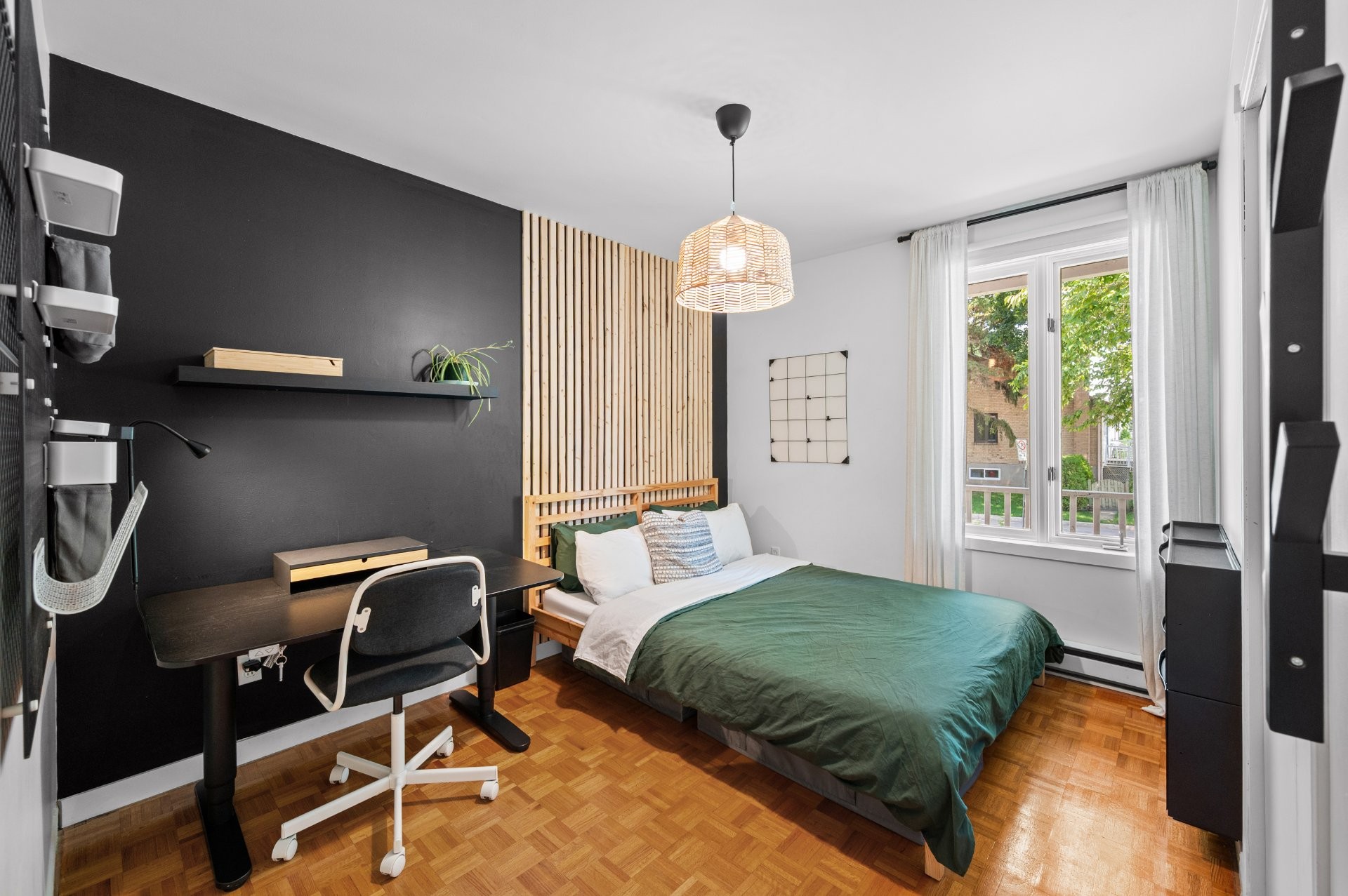 Bedroom - 373 Rue Goguet, Montréal (Rivière-Des-Prairies/Pointe-Aux-Trembles), QC - Indoor Photo Showing Bedroom