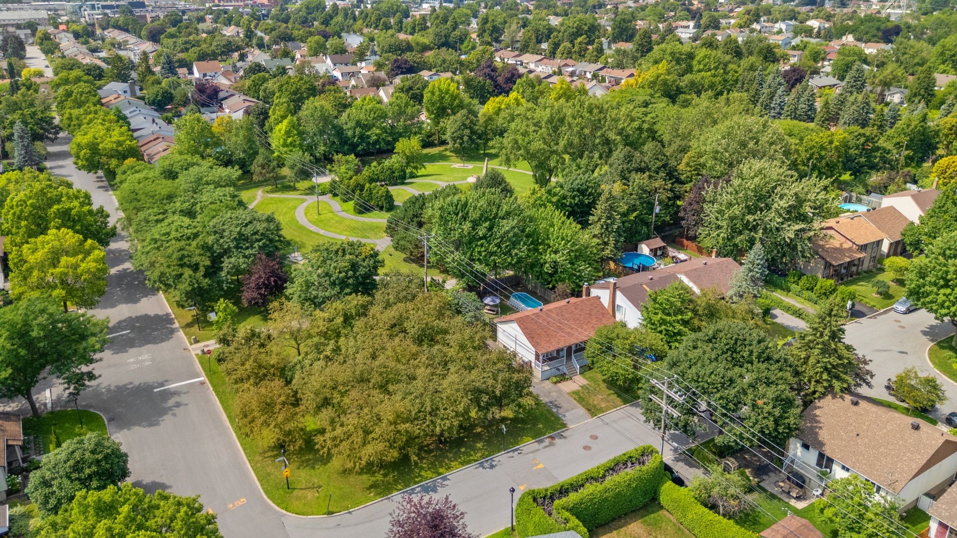 Overall view - 373 Rue Goguet, Montréal (Rivière-Des-Prairies/Pointe-Aux-Trembles), QC - Outdoor With View