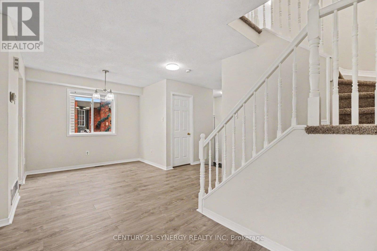 54 Meadowcroft Crescent, Ottawa, ON - Indoor Photo Showing Other Room