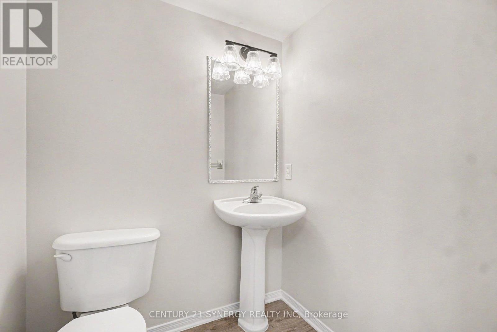 Main Floor Bathroom - 54 Meadowcroft Crescent, Ottawa, ON - Indoor Photo Showing Bathroom